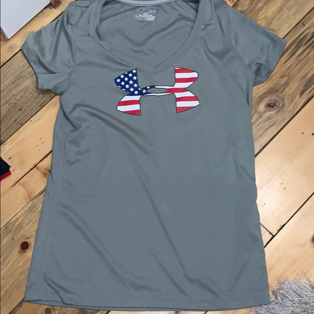 NWOT grey under Armour dri-fit shirt